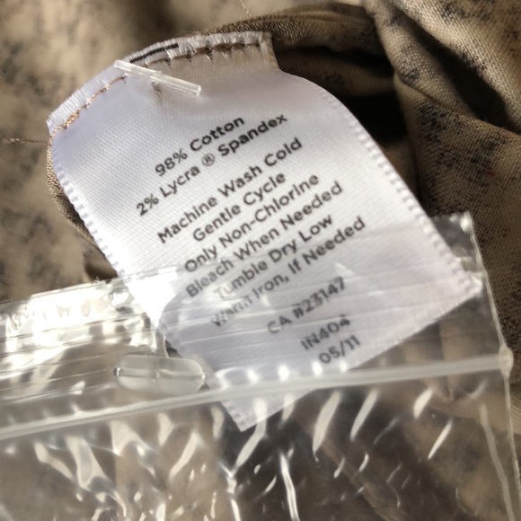 Talbots Ladies Animal print button down shirt Size 16 petite - Picture 7 of 8